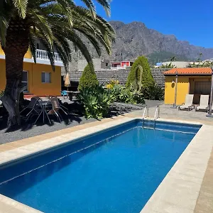 https://apartamentos-casa-rosn-junto-a-la-caldera-de-taburiente.in-canary-islands.com